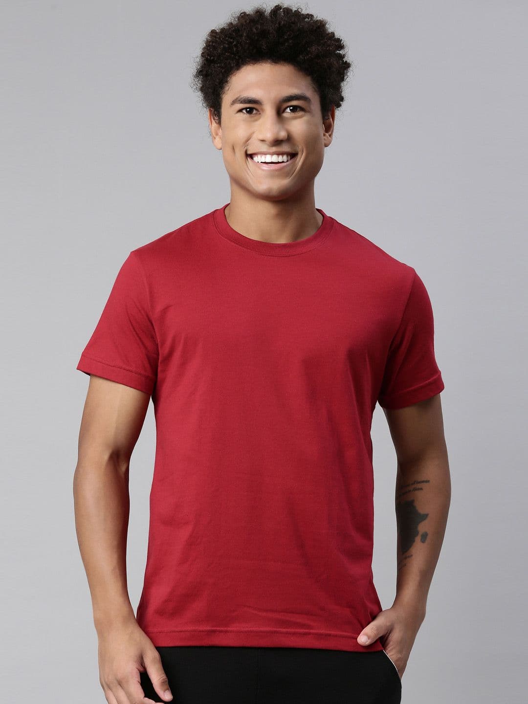 Levis Men Soft Pure Cotton Round Neck Half Sleeve Tshirt - view 1