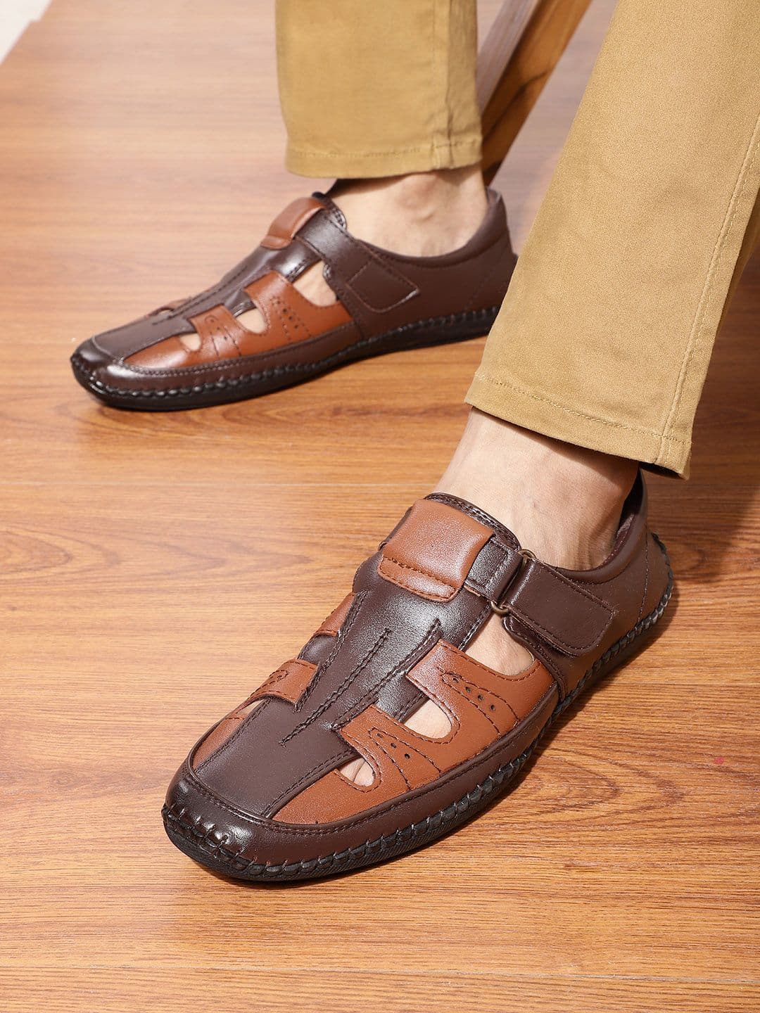 Liberty Men Brown Shoe-Style Sandals - view 1
