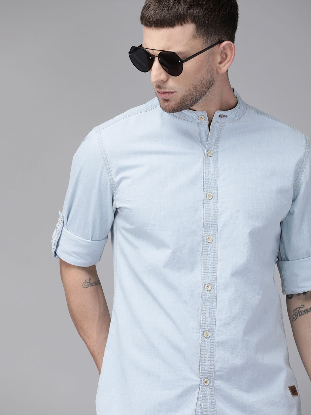 Roadster Men Blue Regular Fit Solid Casual Chambray Shirt - view 1
