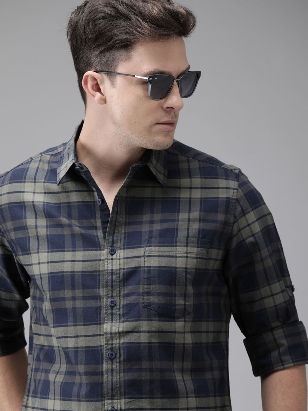 Roadster Men Navy Blue & Olive Green Regular Fit Checked Casual Shirt - view 1