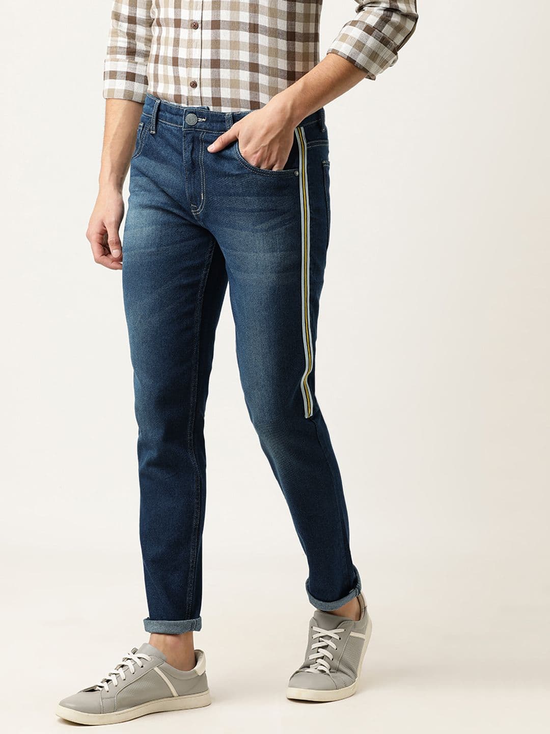 CAHOOT Men Blue Slim Fit Mid-Rise Clean Look Jeans with Side Stripe - view 1