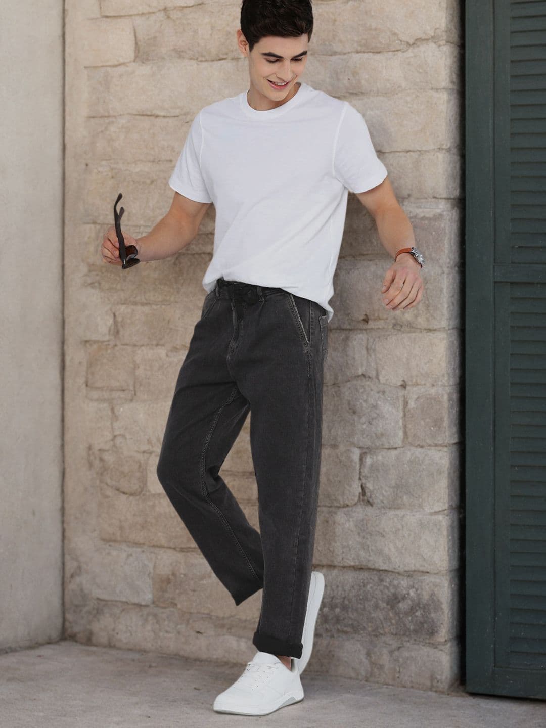 Mast & Harbour Men Black Straight Fit Mid-Rise Clean Look Stretchable Jeans - view 1