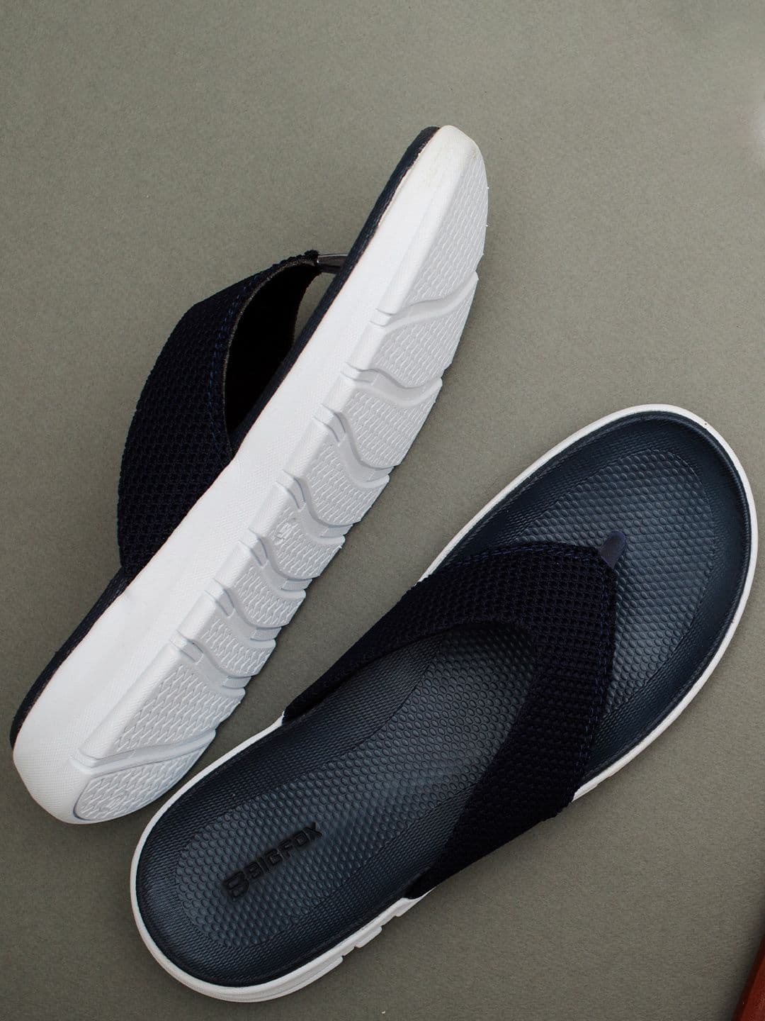Big Fox Men Navy Blue & White Solid Thong Sandals - view 1