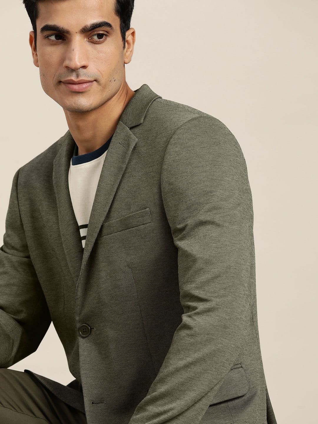 INVICTUS Men Olive Green Solid Single-Breasted Slim Fit Smart Casual Blazer - view 1