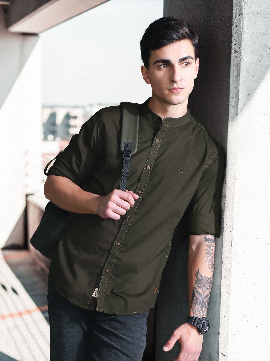 Roadster Men Olive Green Slim Fit Roll-Up Sleeves Casual Shirt - view 1
