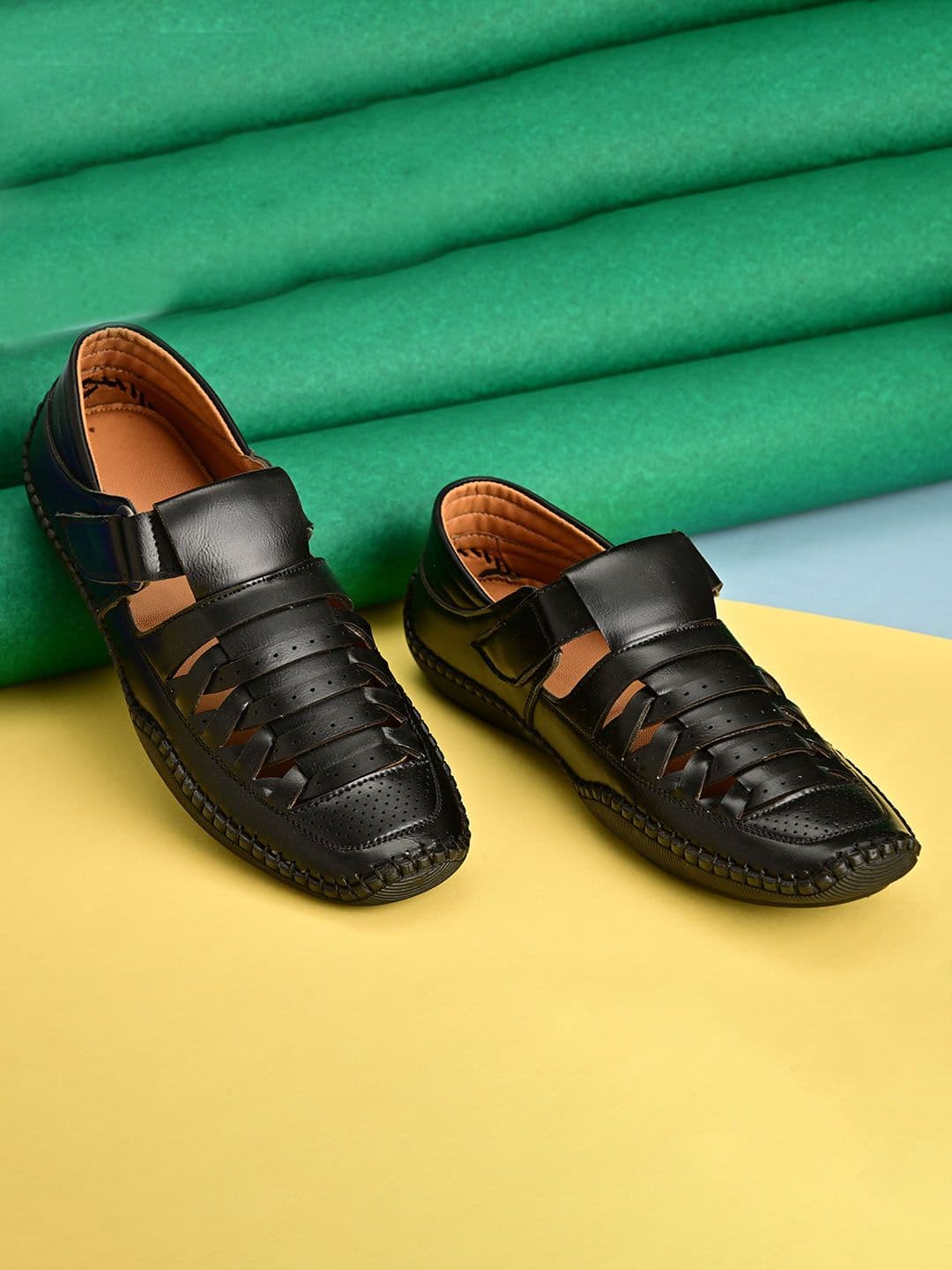 INVICTUS Men Black PU Fisherman Sandals - view 1