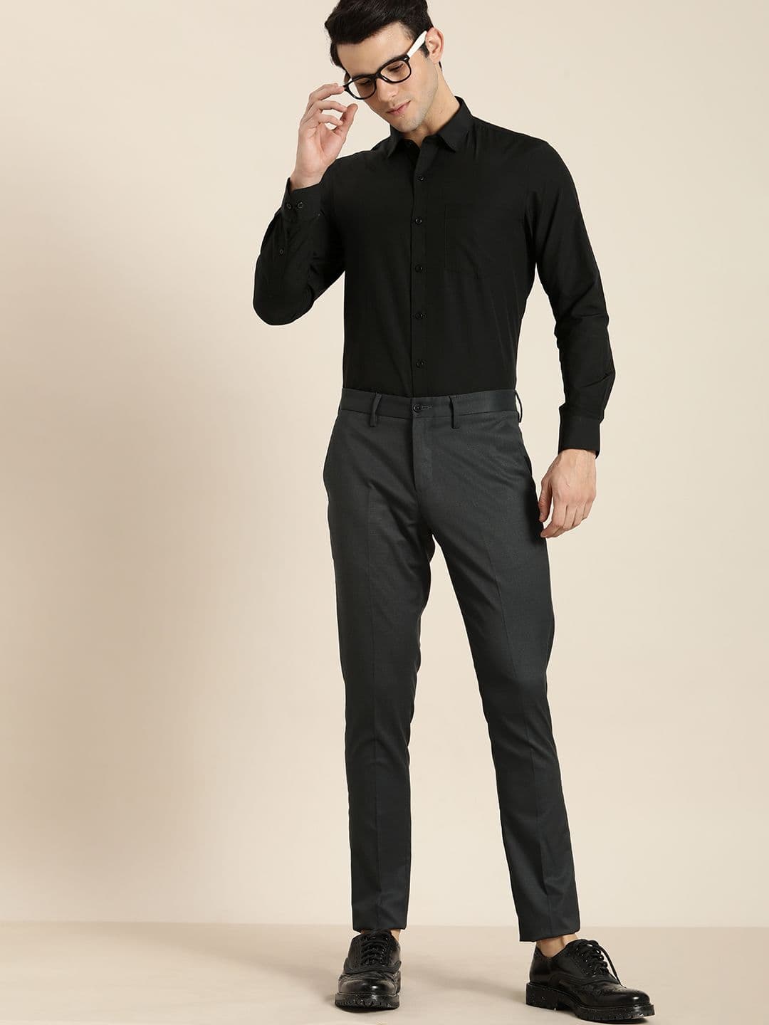INVICTUS Men Black Slim Fit Solid Formal Shirt - view 1