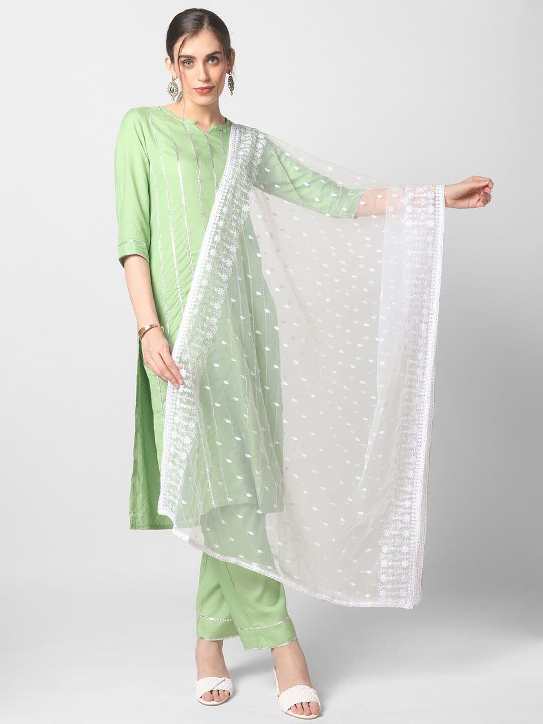 Dupatta Bazaar White Ethnic Motifs Embroidered Dupatta with Thread Work Details - view 1