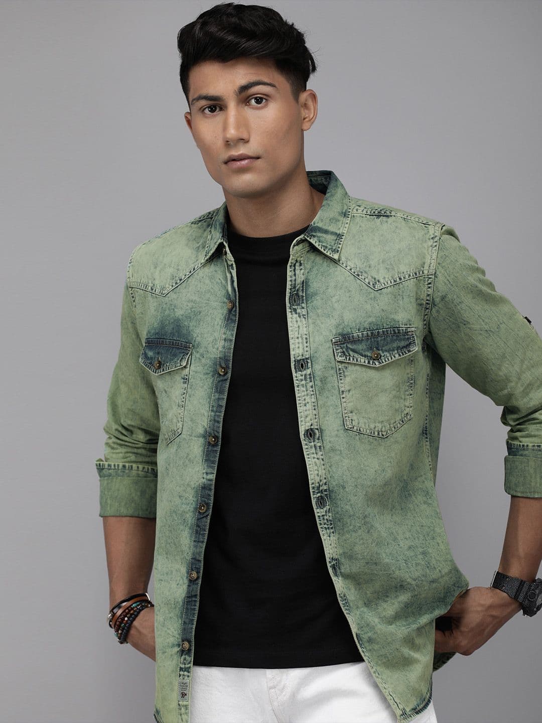The Roadster Lifestyle Co Men Green Regular Fit Faded Opaque Cotton Casual Denim Shirt with Pockets - view 1