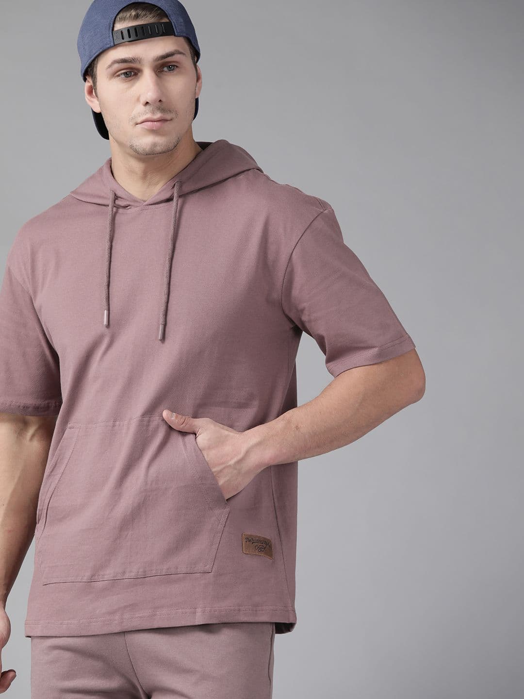 The Roadster Lifestyle Co Men Mauve Pure Cotton Hooded Relaxed Fit T-shirt - view 1