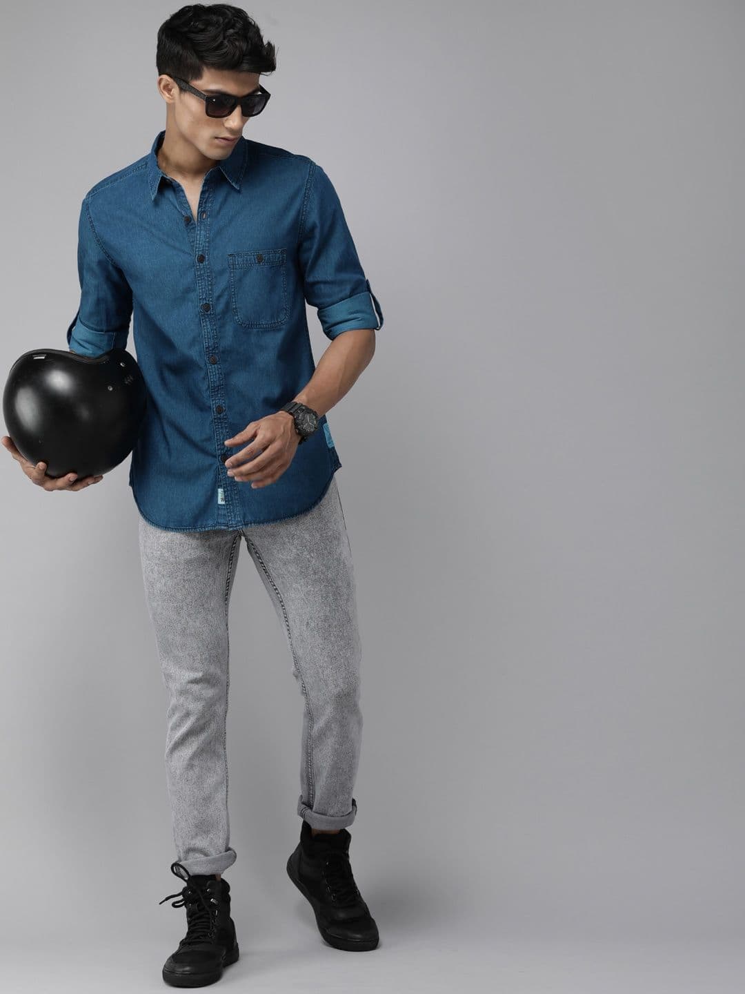 The Roadster Lifestyle Co Men Navy Blue Solid Cotton Denim Shirt - view 1