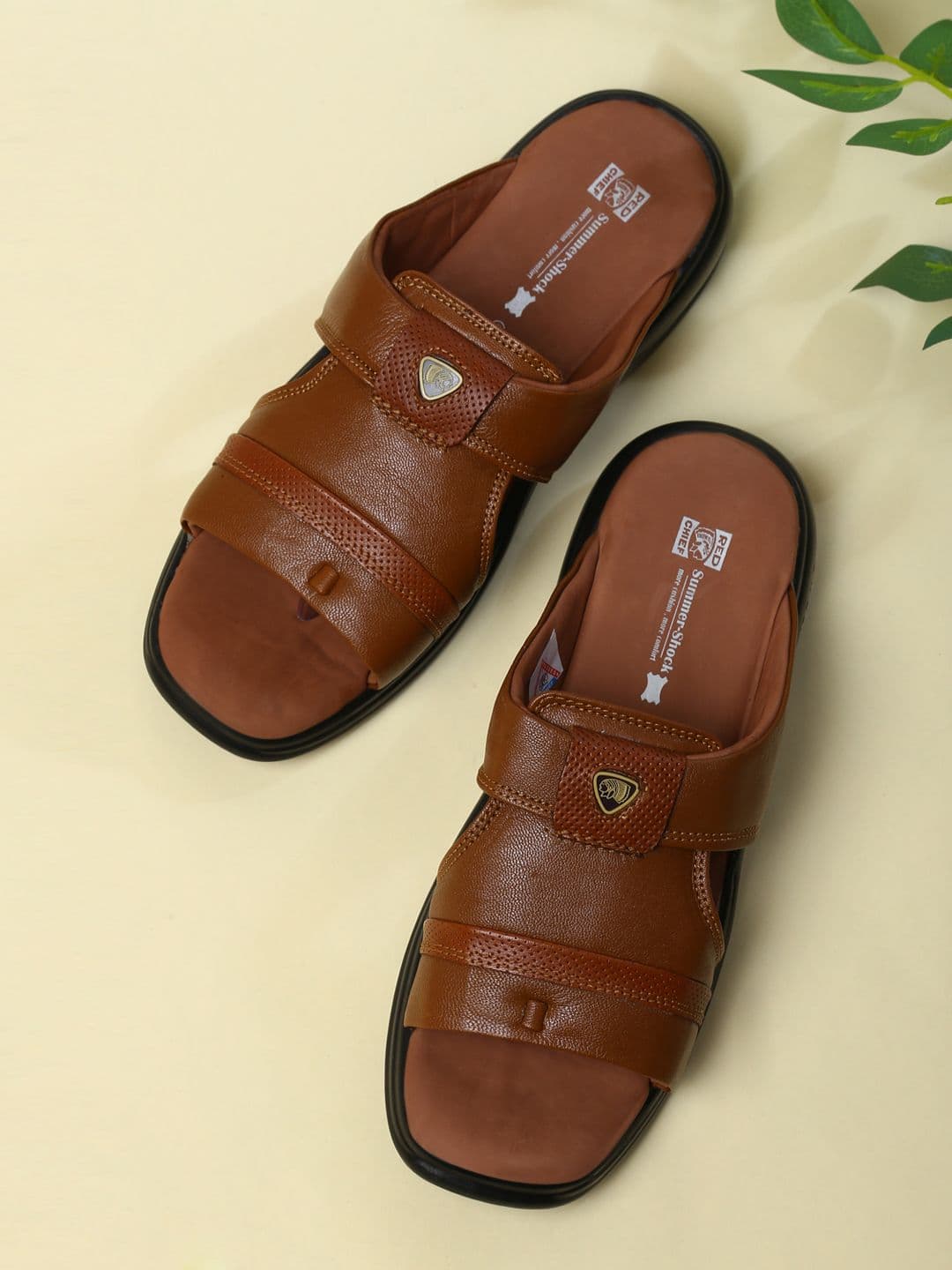 Red Chief Men Brown Comfort Sandals - view 1