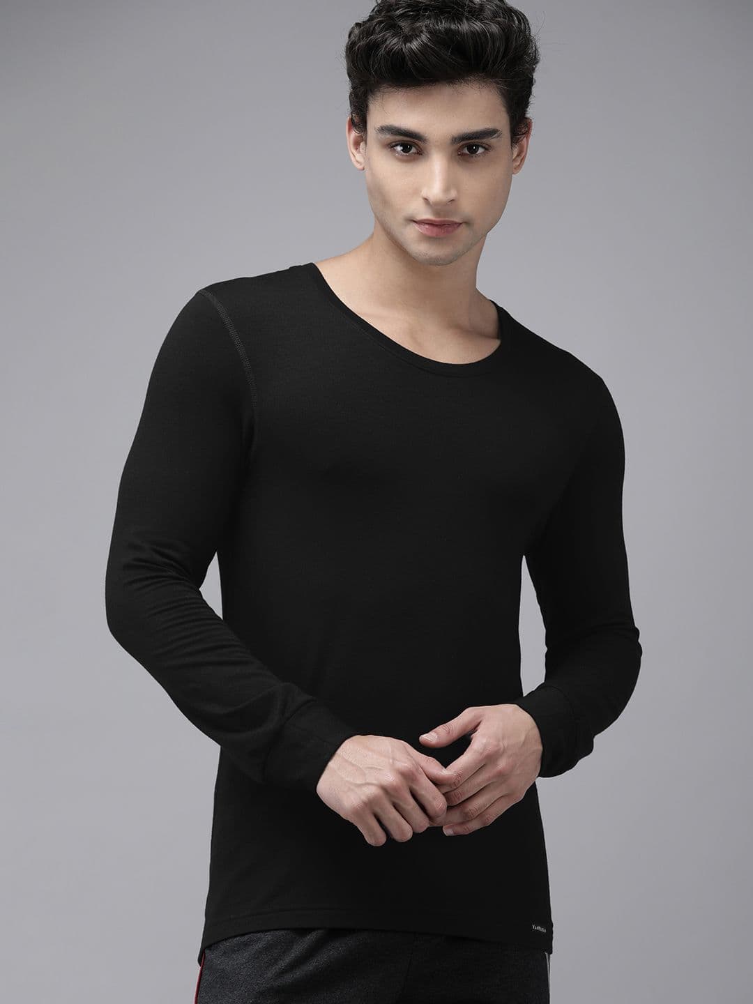 Van Heusen Innerwear Men Black Solid Warmtech Low Neck Extra Warm Thermal Top - view 1