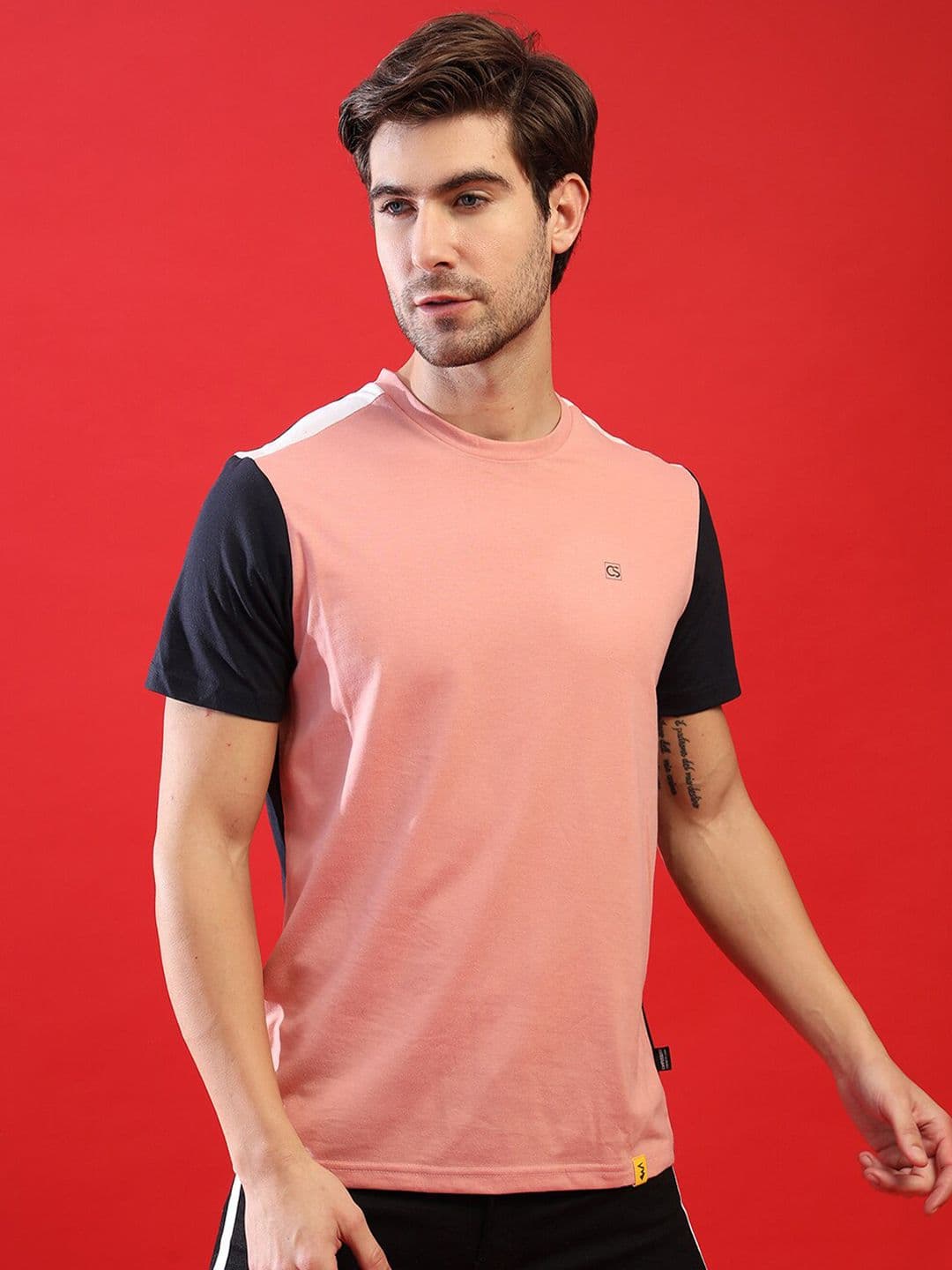 CAHOOT Men Pink Colourblocked Mandarin Collar Pockets Outdoor T-shirt - view 1