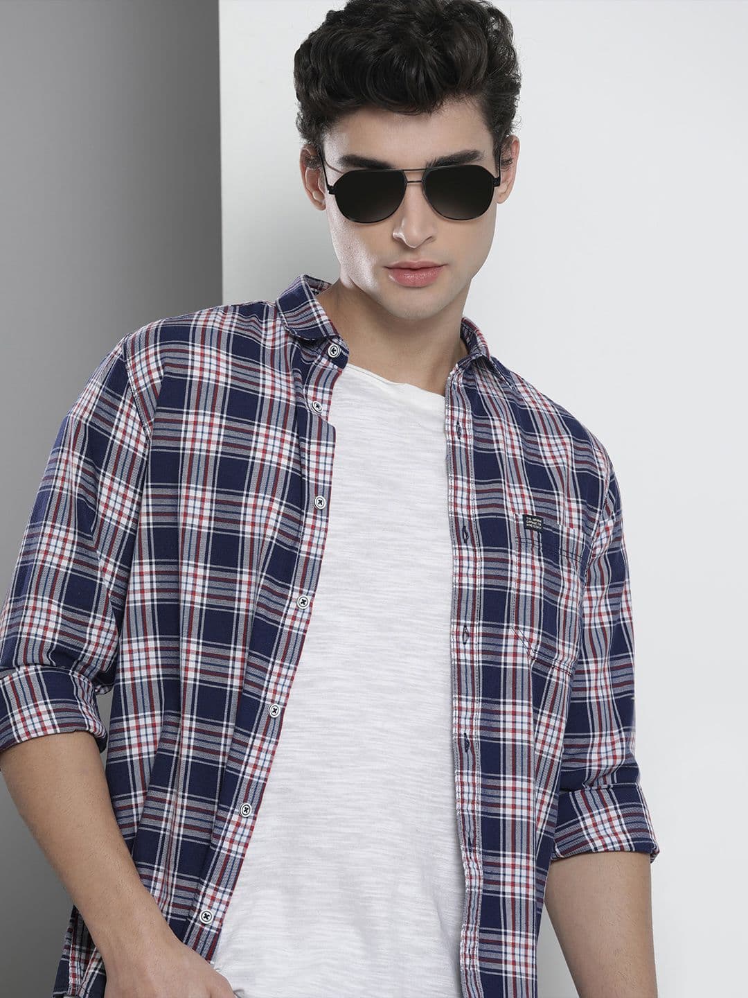 The Indian Garage Co Men Navy Blue & White Checked Casual Shirt - view 1