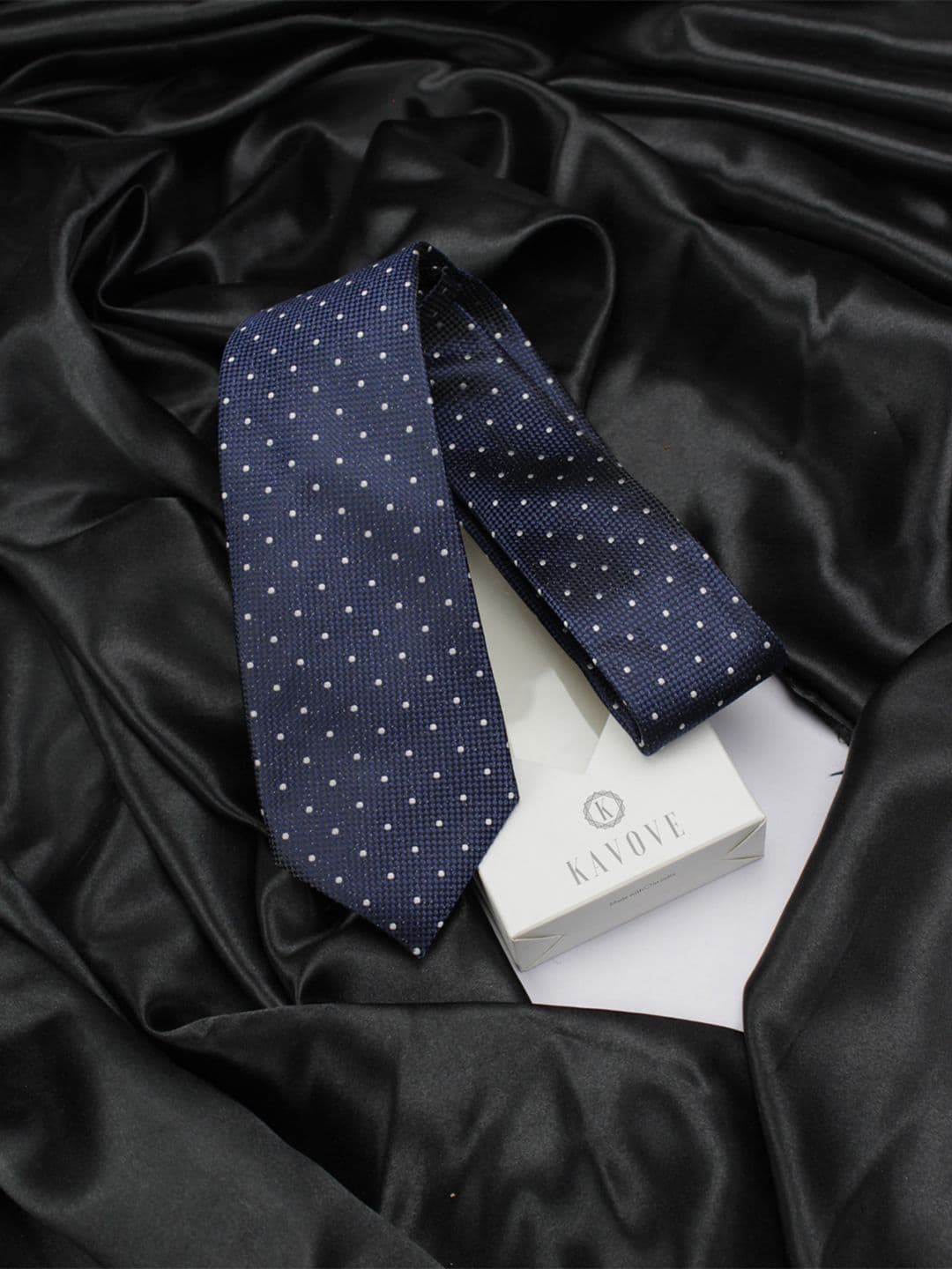 Kavove Men Blue & White Woven Design Broad Tie - view 1