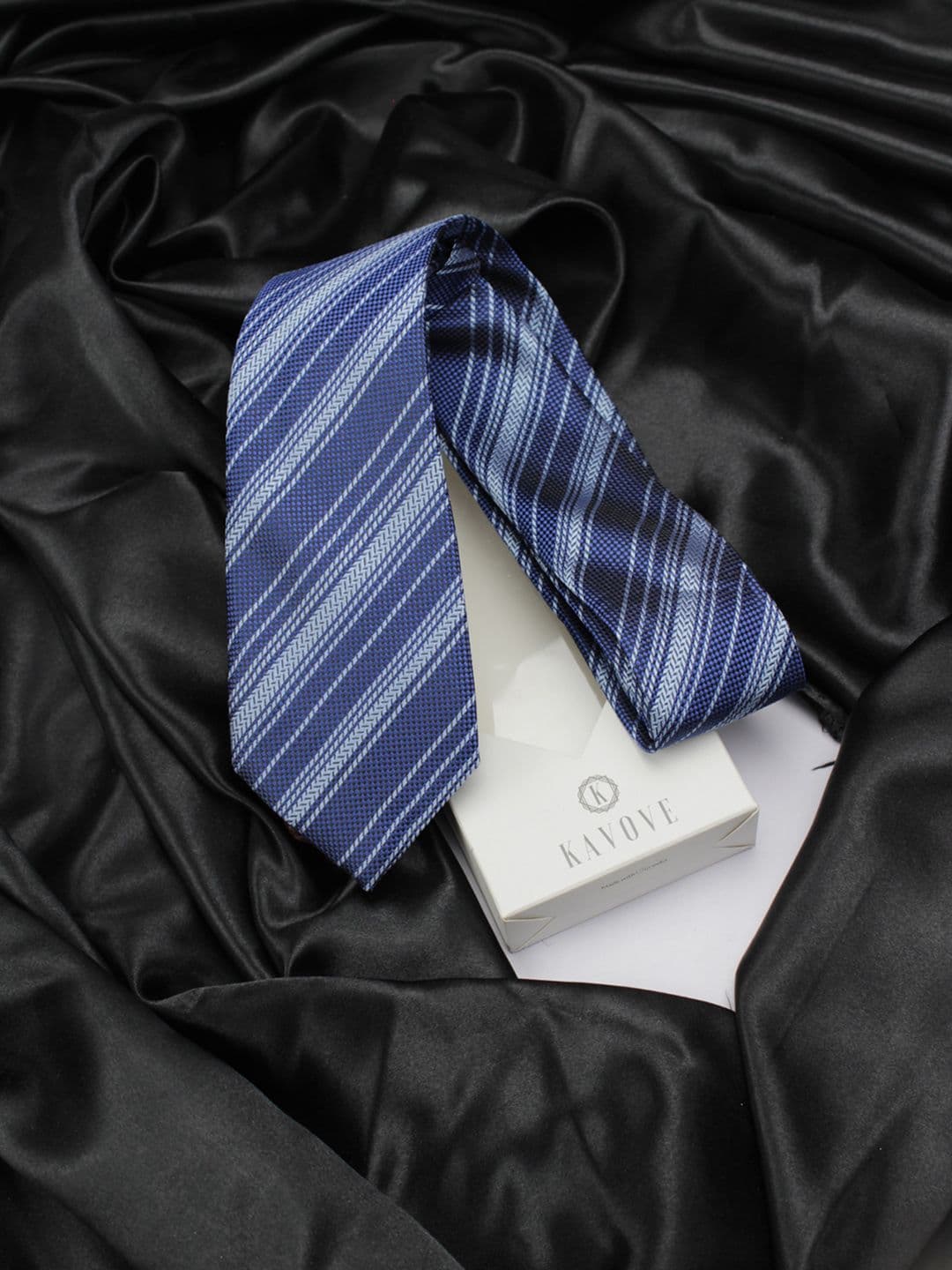 Kavove Men Blue Striped Broad Tie - view 1