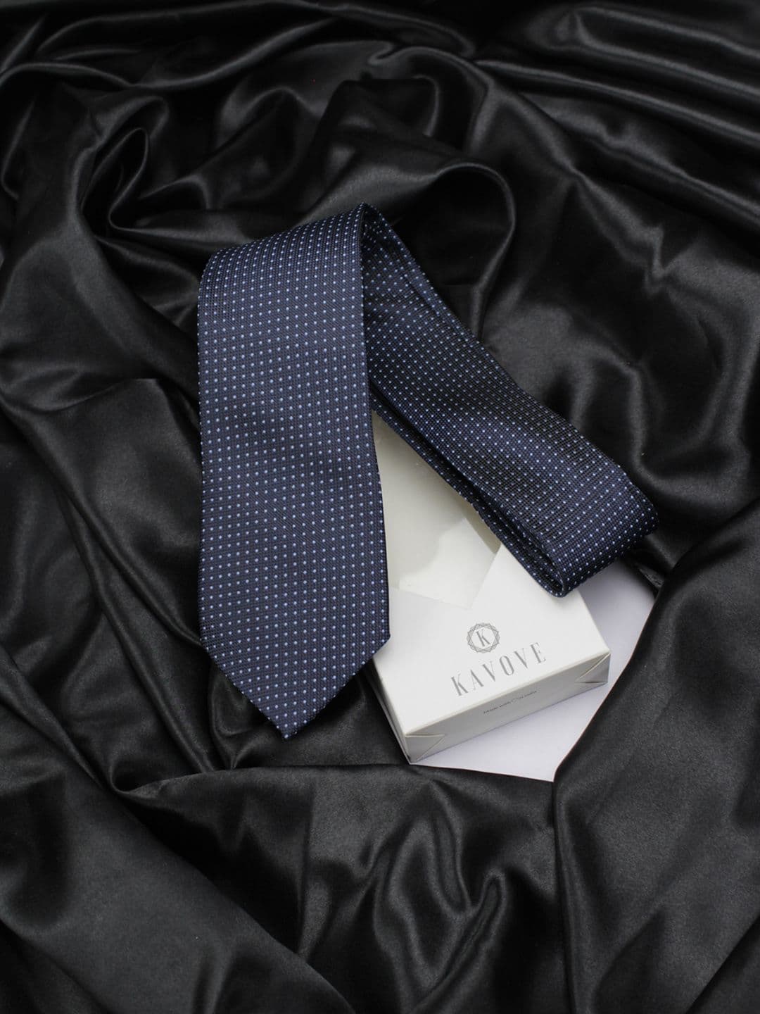 Kavove Men Blue Printed Broad Tie