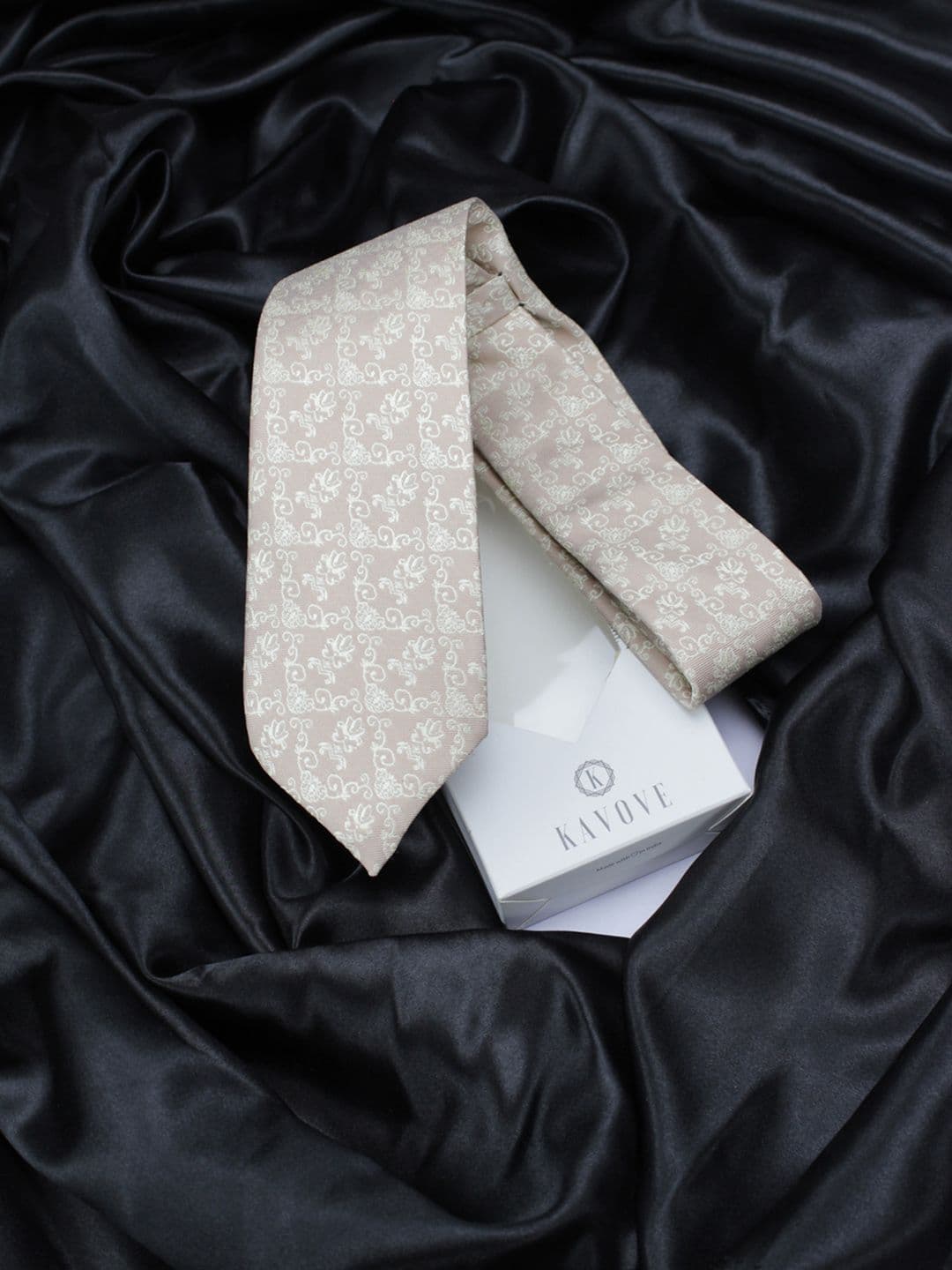 Kavove Men Beige Ethnic Motifs Woven Design Broad Tie - view 1