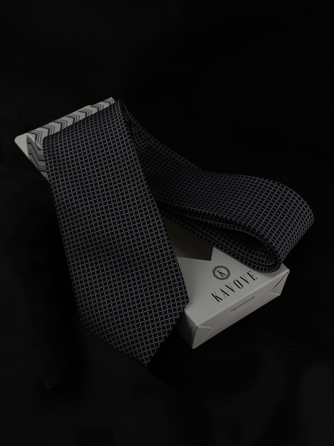 Kavove Men Black Checked Broad Tie - view 1