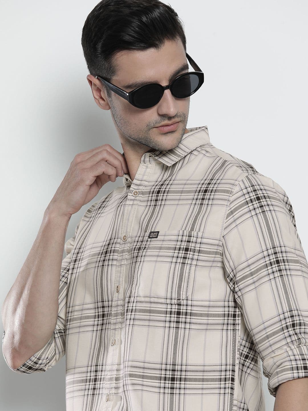 The Indian Garage Co Men Cream-Coloured & Black Shepherd Checked Casual Shirt - view 1