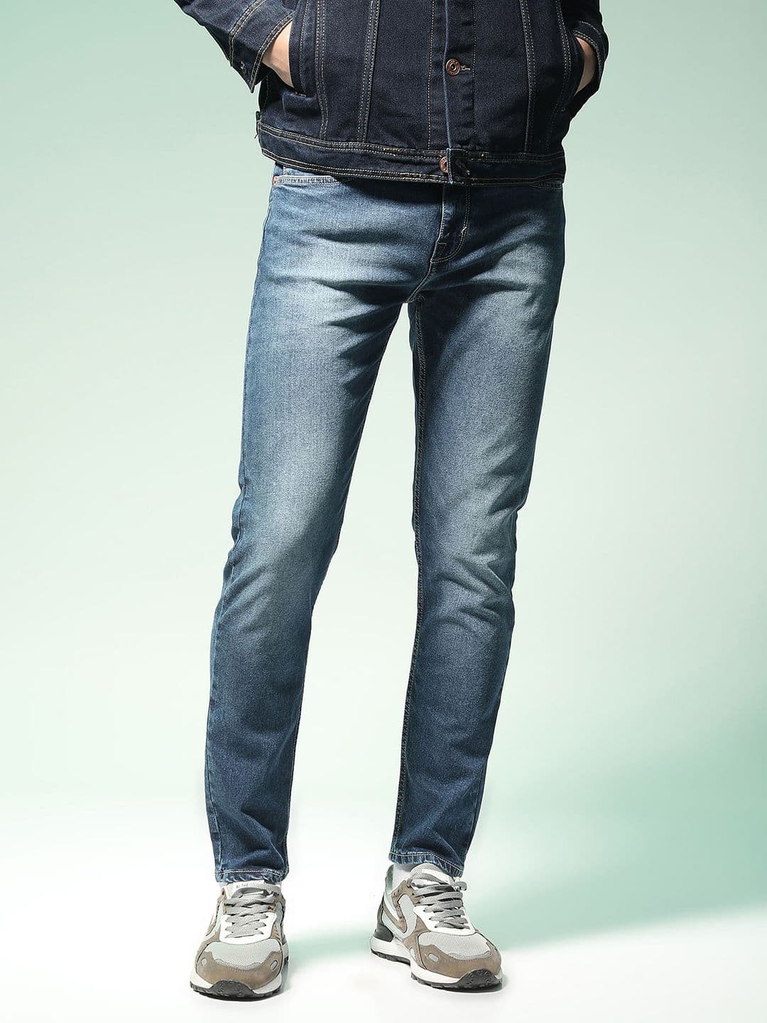 Flying Machine Men Blue Micheal Light Fade Stretchable Casual Jeans - view 1