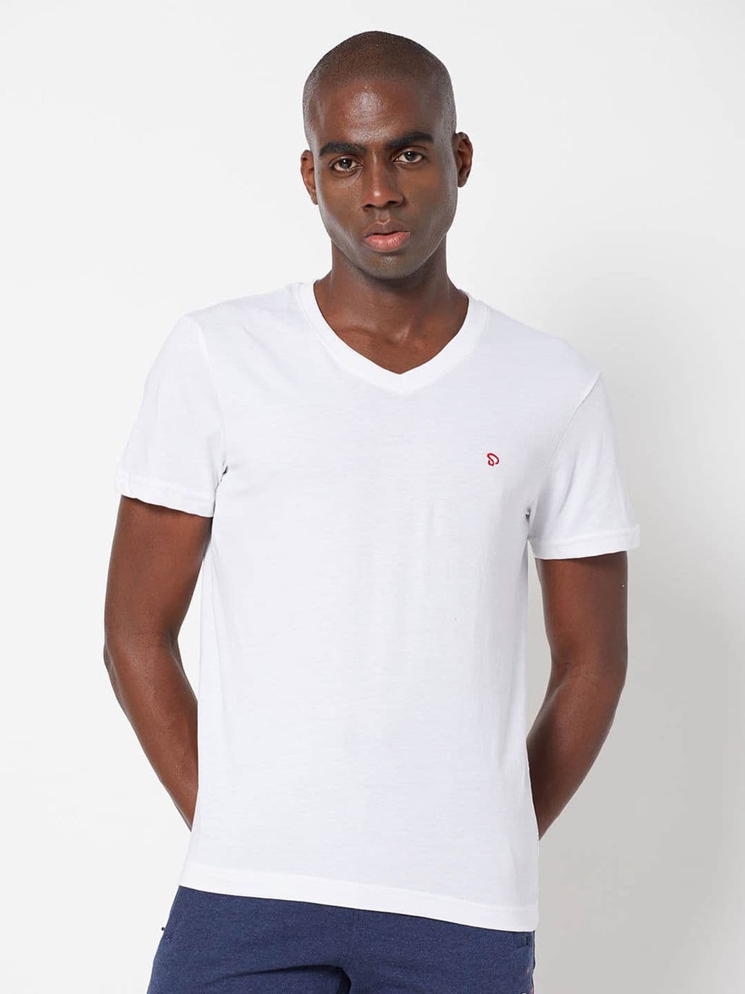 SPORTO Men White V-Neck Solid Cotton T-shirt