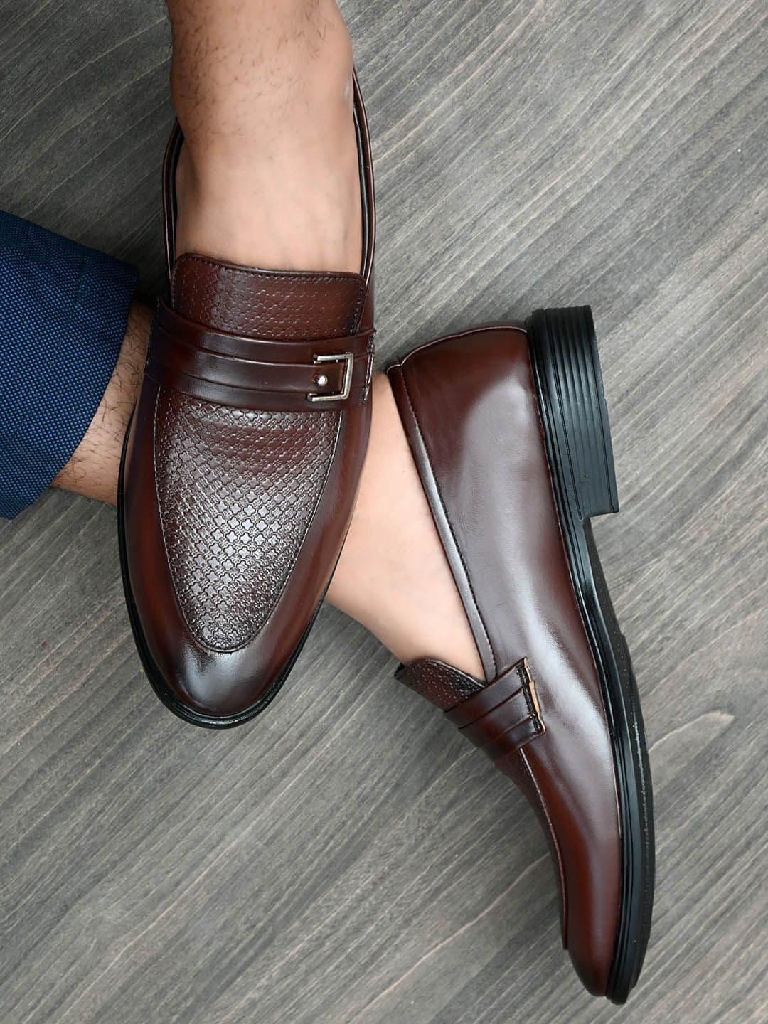 INVICTUS Men Brown Textured Synthetic Leather Formal Loafers - view 1
