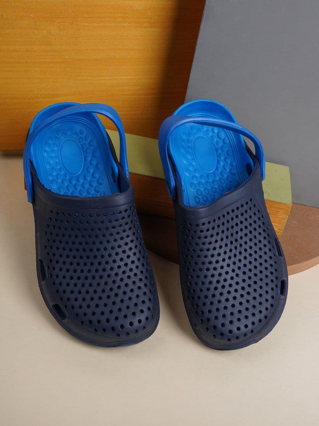 SAPATOS Men Navy Blue Rubber Casual Clogs - view 1