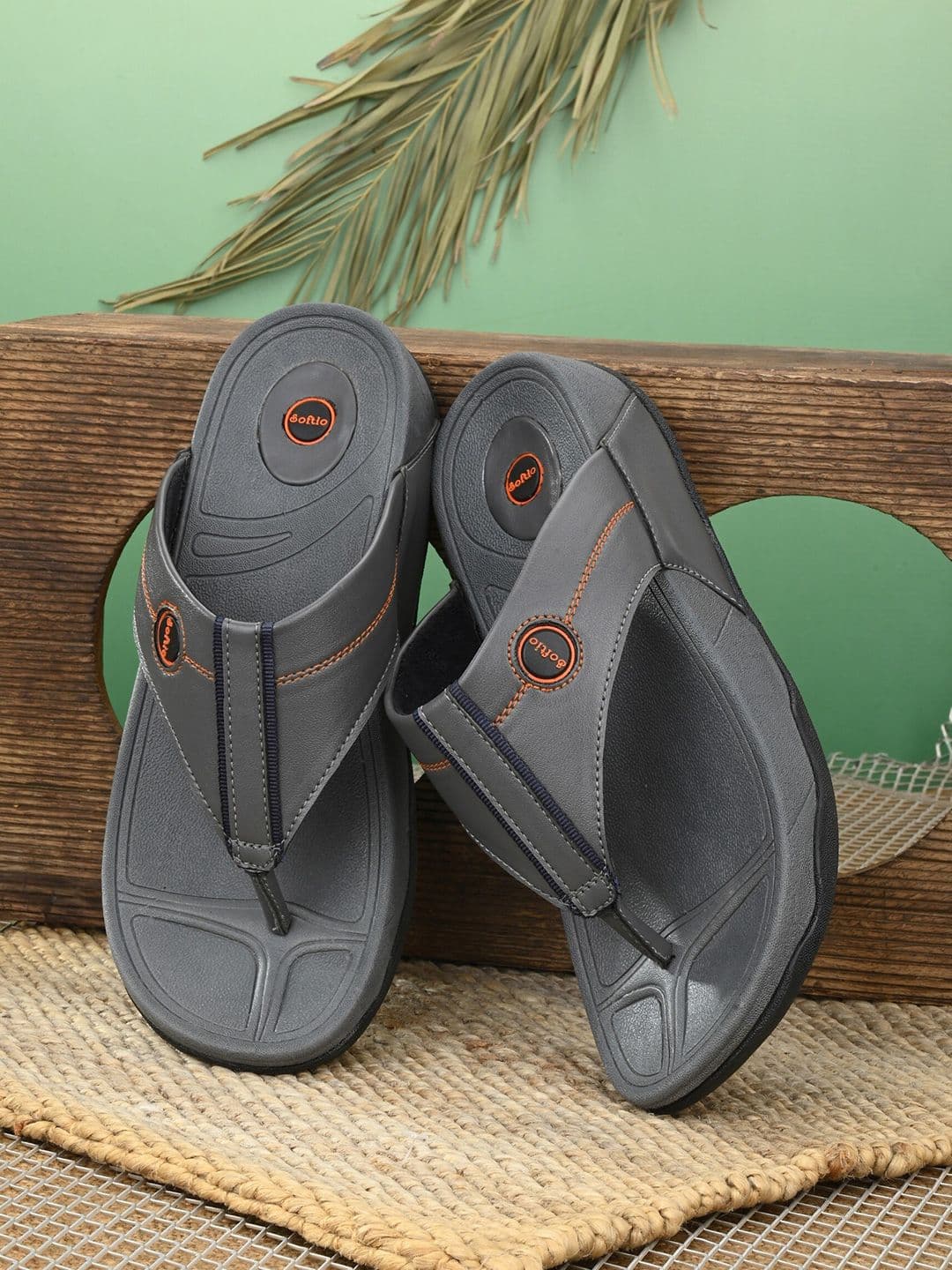 SOFTIO Men Grey Flatform Sandals - view 1