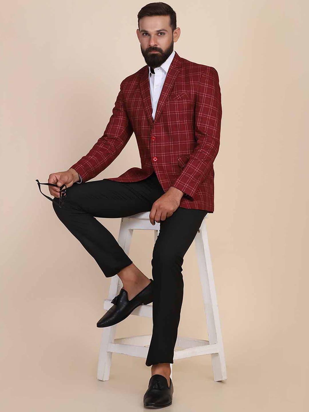 TAHVO Men Maroon Checked 2-Piece Single Breasted Suit - view 1