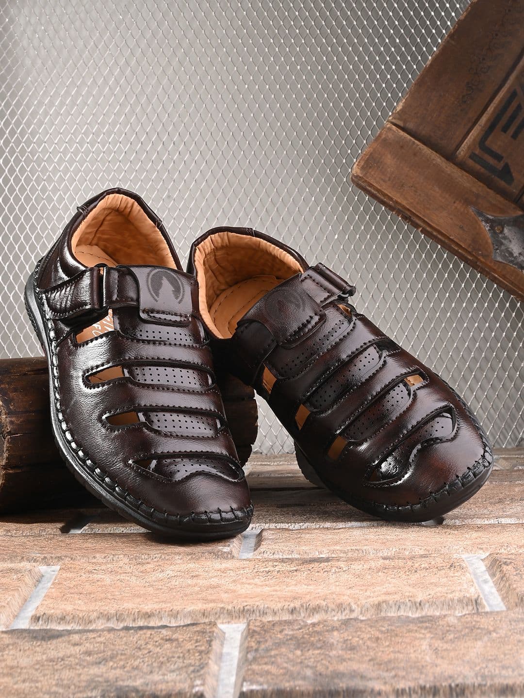 Rising Wolf Men Brown & Tan Shoe-Style Sandals - view 1