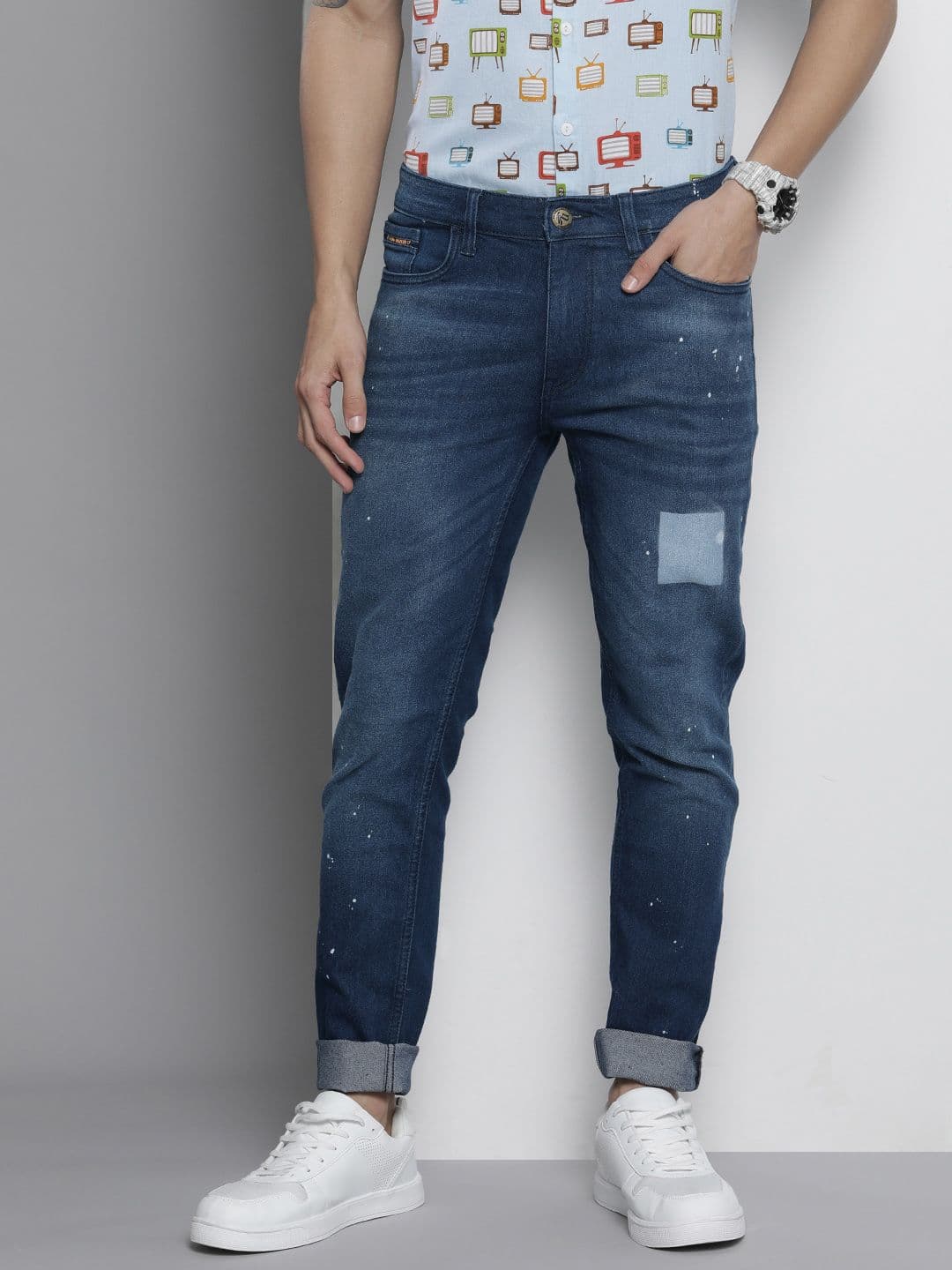 The Indian Garage Co Men Navy Blue Mildly Distressed Light Fade Stretchable Jeans - view 1
