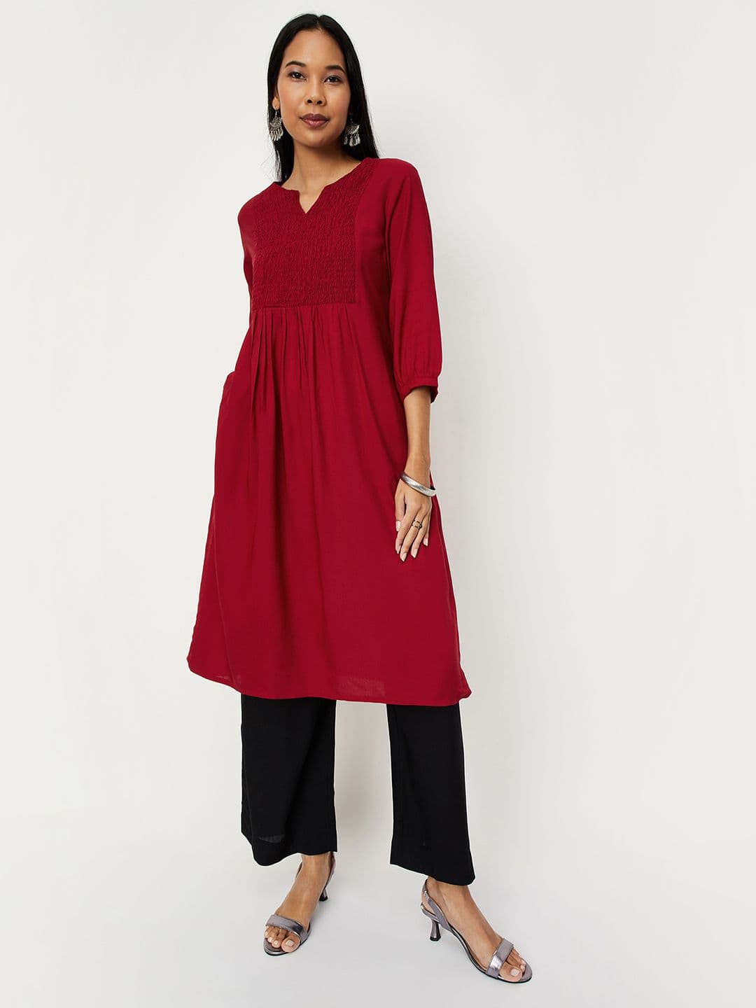 max Women Red Solid Keyhole Neck Kurta - view 1