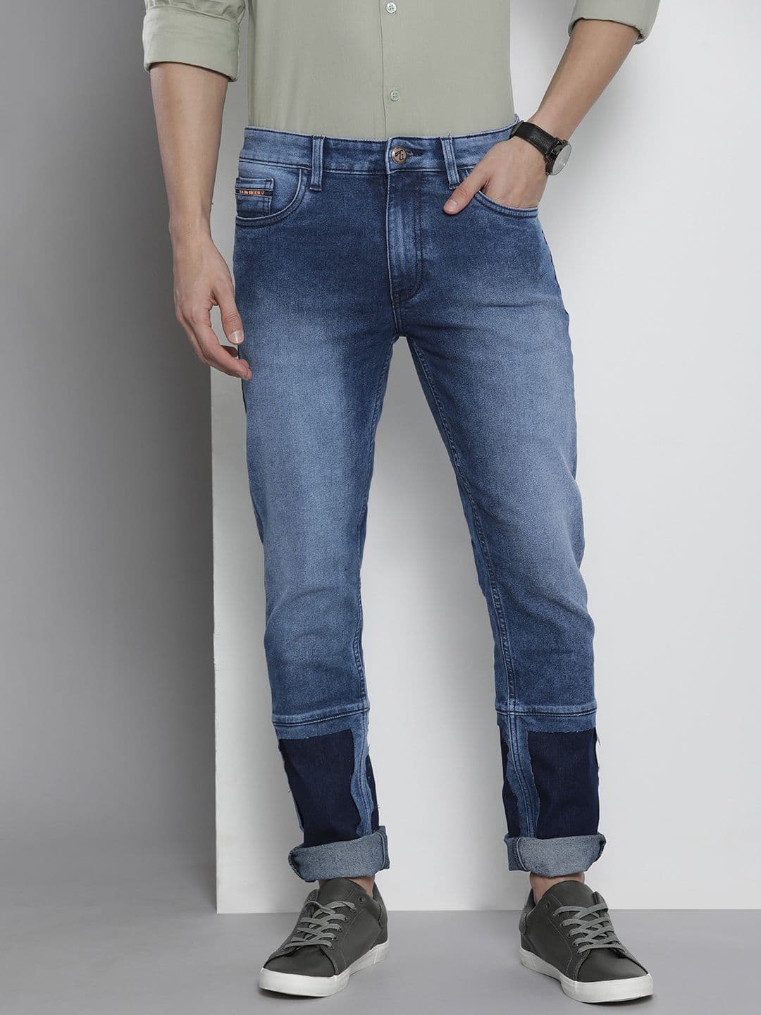 The Indian Garage Co Men Blue Light Fade Stretchable Jeans - view 1