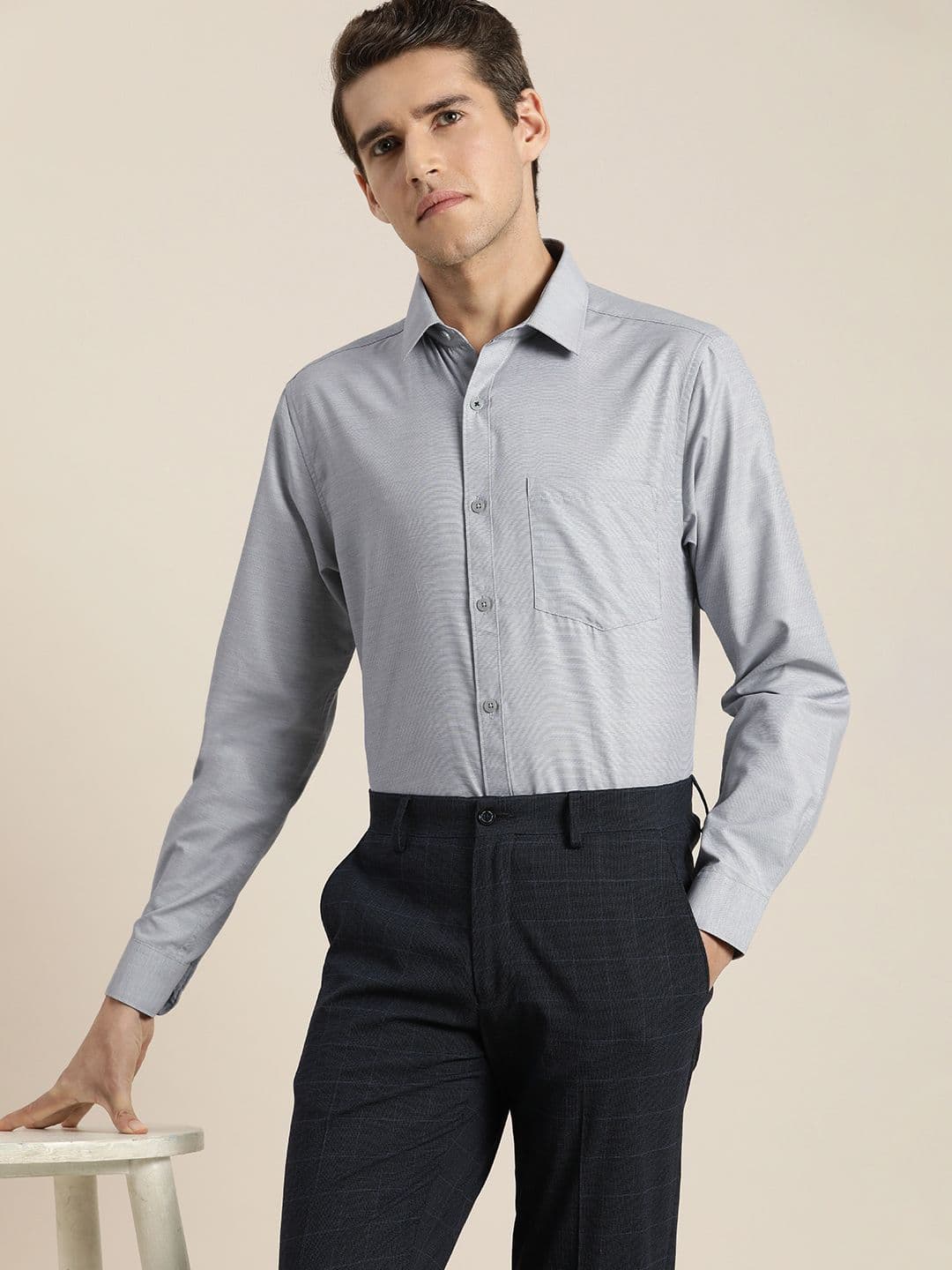 INVICTUS Men Grey Slim Fit Solid Formal Shirt - view 1