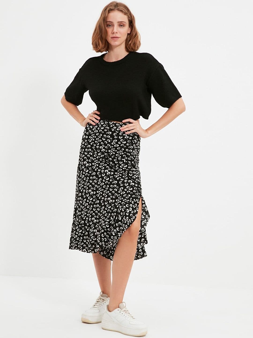 Trendyol Women Black Floral Printed Side Slit Skirt - view 1