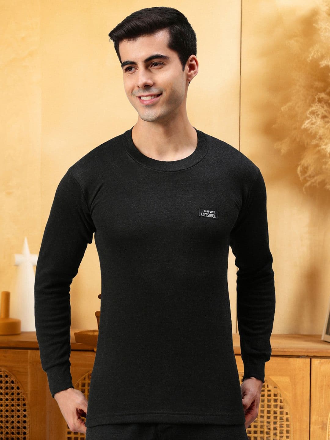 Lux Cottswool Men Black Solid Cotton Thermal Tops - view 1