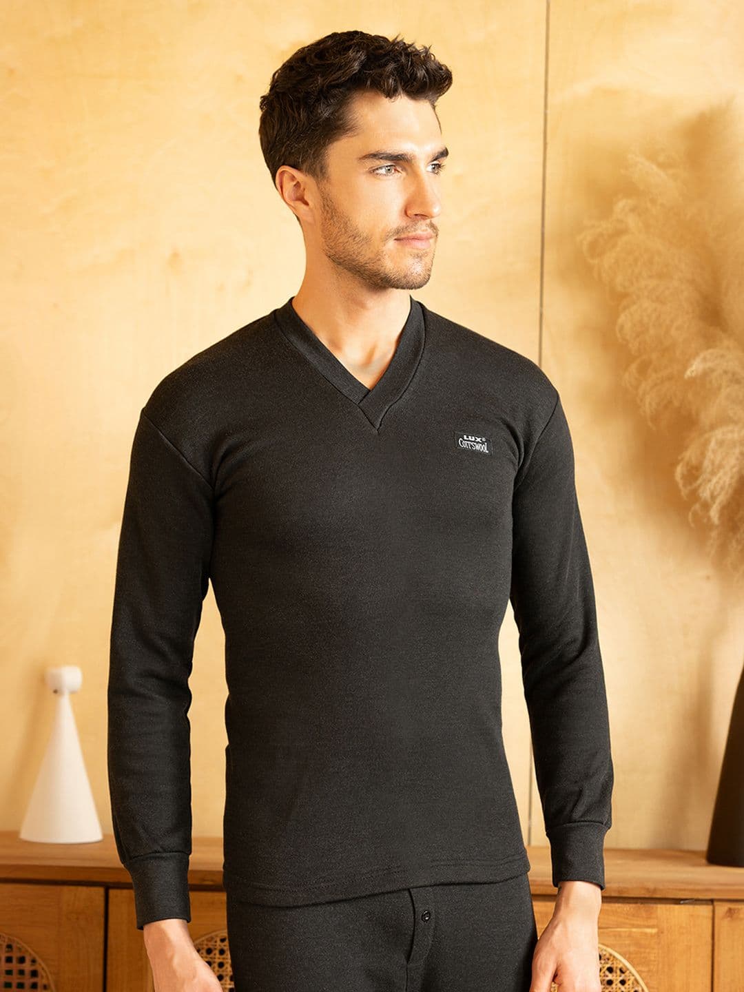 Lux Cottswool Men Black Solid Cotton Thermal Tops - view 1