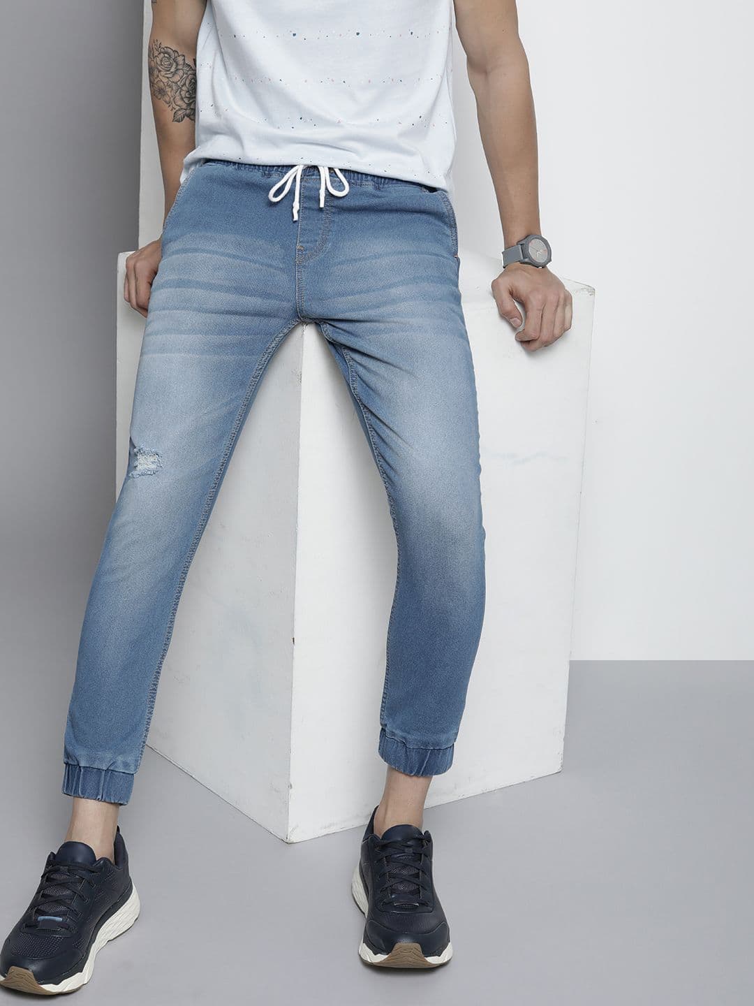 The Indian Garage Co Men Blue Jean Slim Fit Low Distress Light Fade Cuffed Hem Stretchable Jeans - view 1