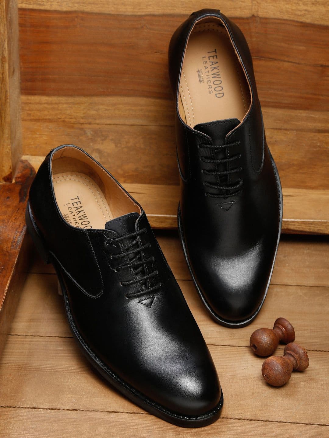 Teakwood Leathers Men Black Solid Leather Formal Oxfords - view 1