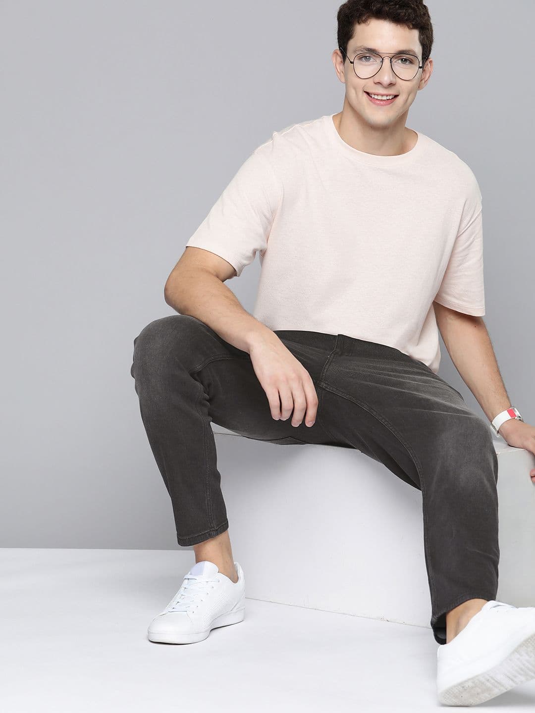 Mast & Harbour Men Charcoal Grey Carrot Fit Light Fade Stretchable Jeans