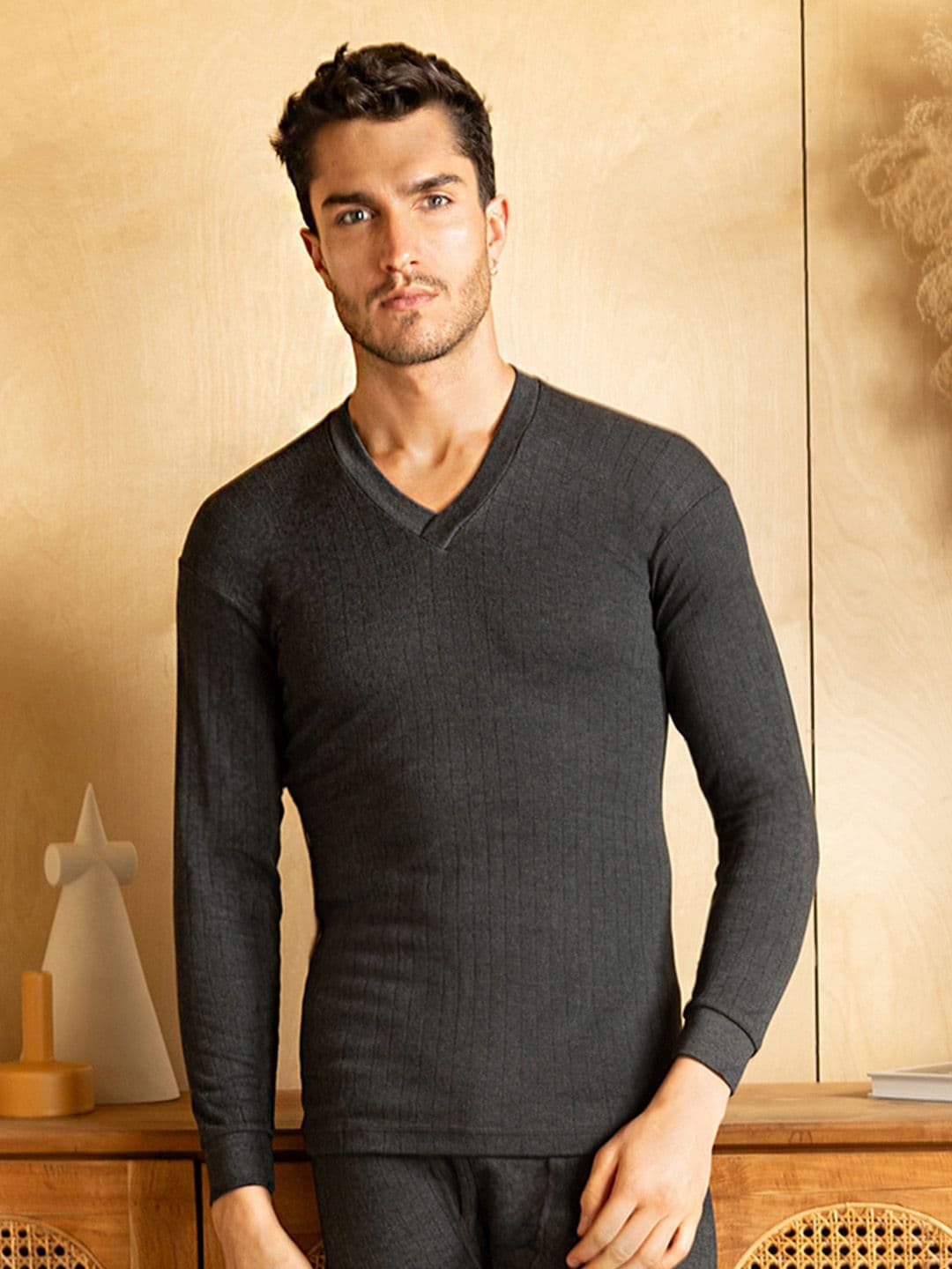 LUX PARKER Men Black Solid Thermal Top - view 1