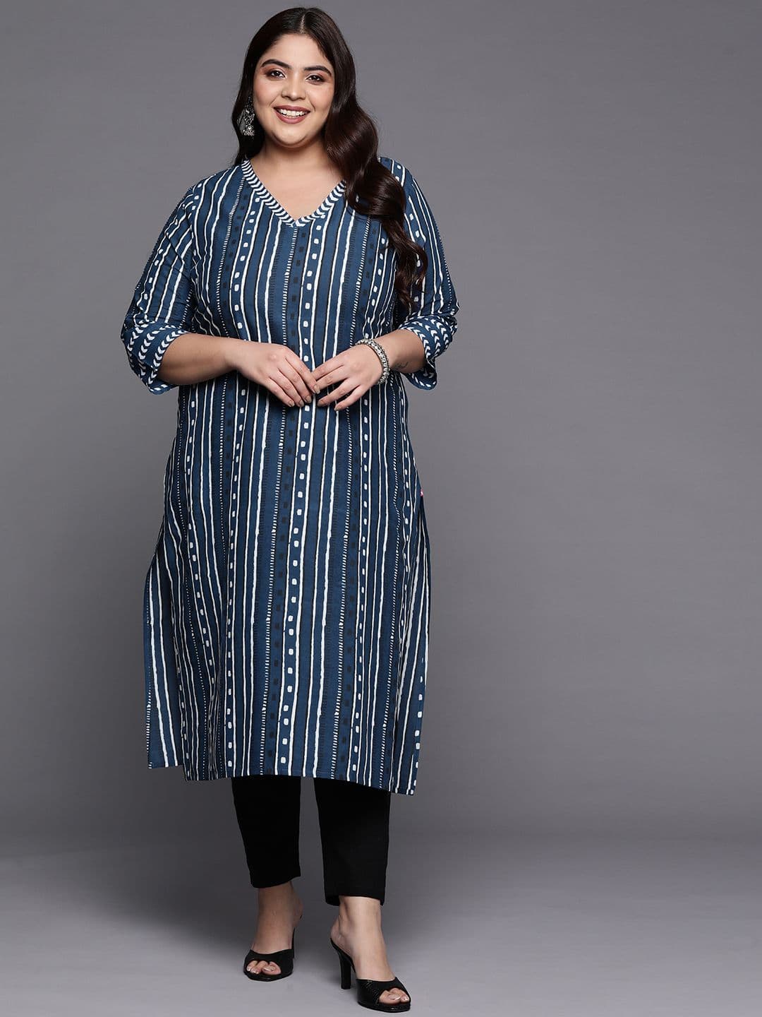 Varanga Plus Size Women Pure Cotton Printed Kurta - view 1