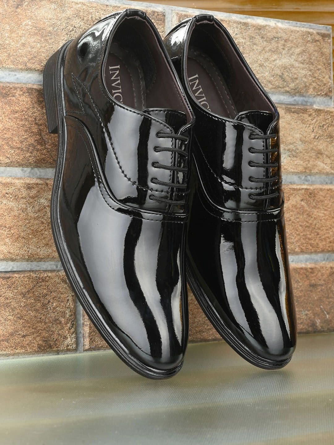 INVICTUS Men Black Solid Formal Oxfords - view 1