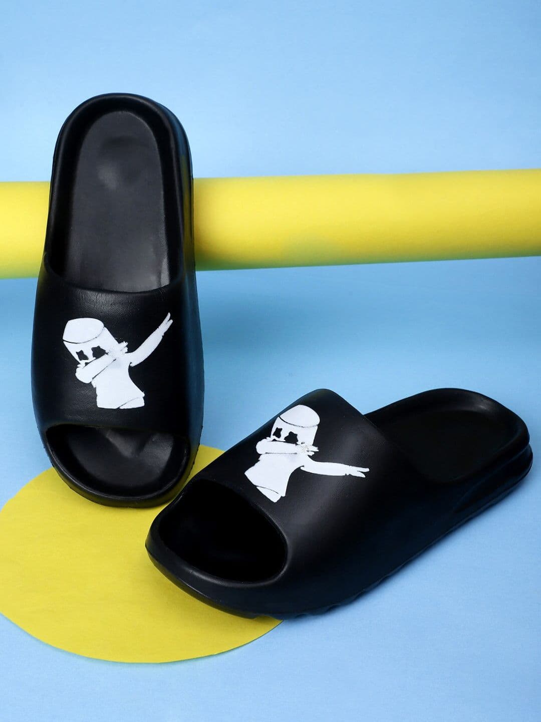 Pampy Angel Men Printed Rubber Sliders Flip Flops - view 1