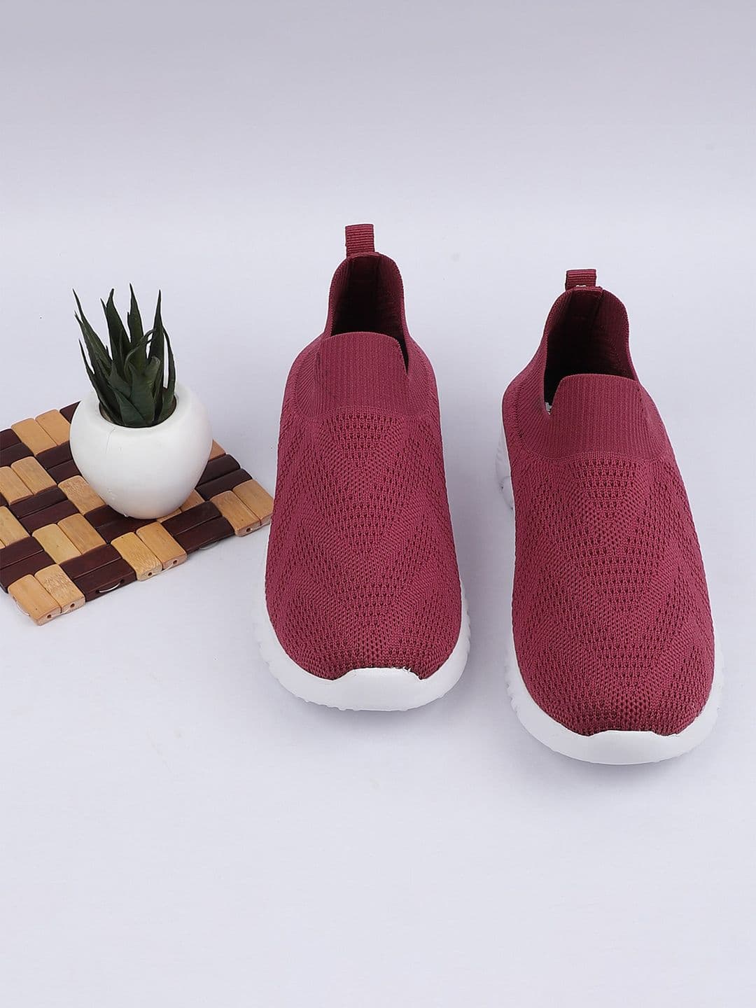 TPENT Women Magenta Mesh Walking Non-Marking Shoes - view 1