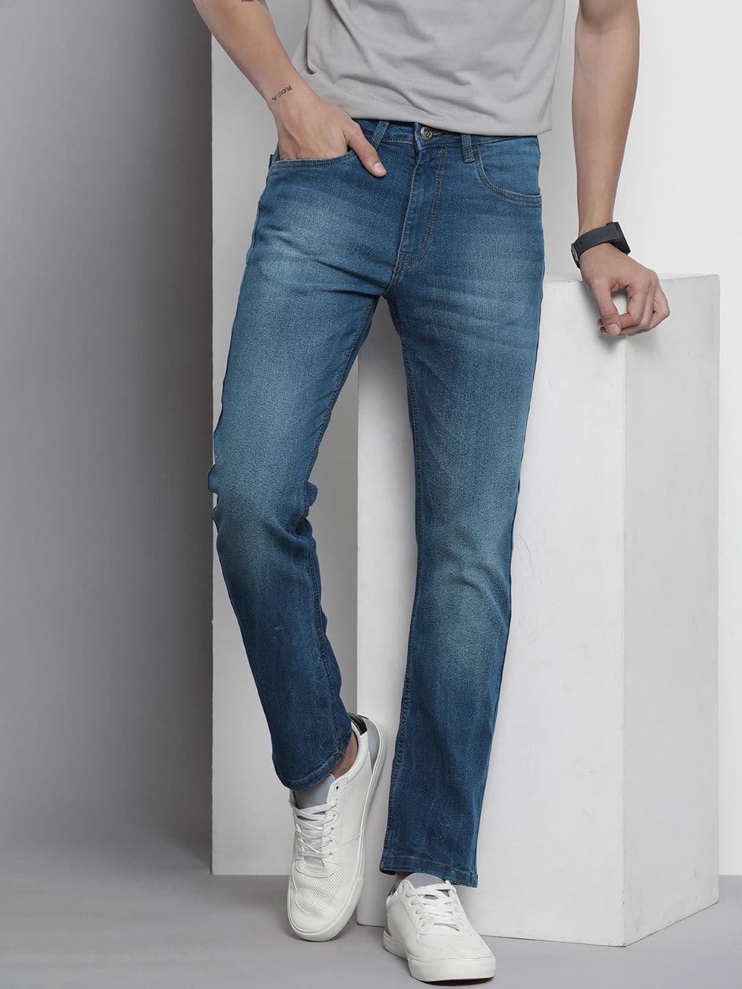 The Indian Garage Co Men Slim Straight Fit Light Fade Stretchable Jeans - view 1