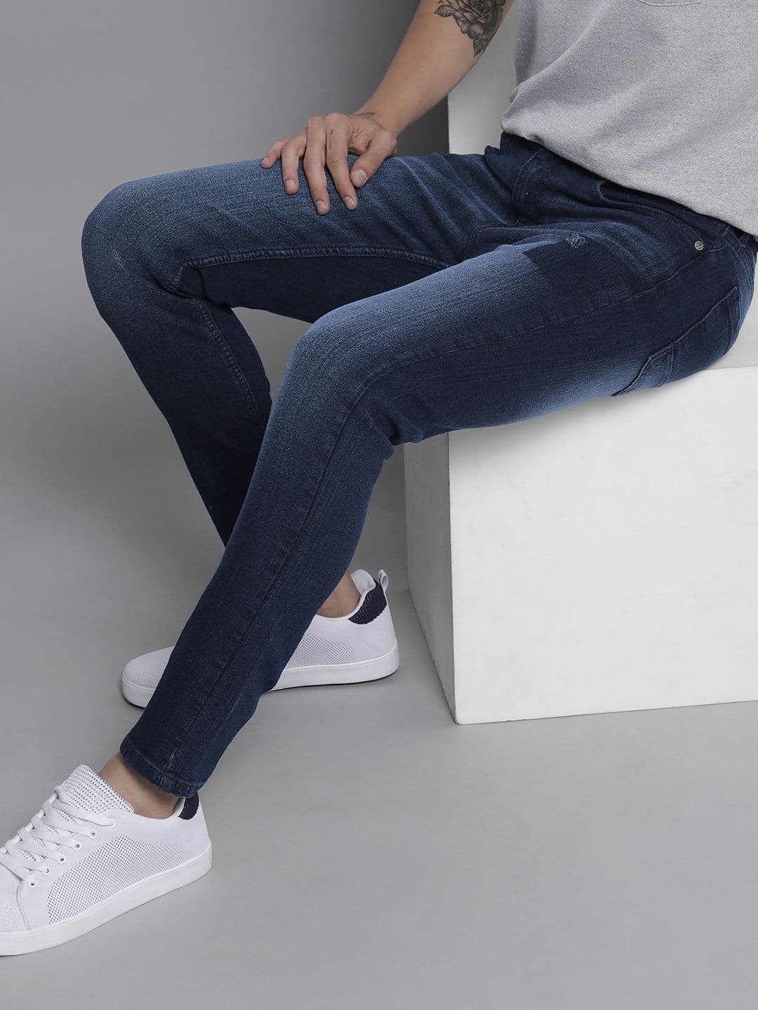 The Indian Garage Co Men Navy Blue Skinny Fit Light Fade Stretchable Jeans