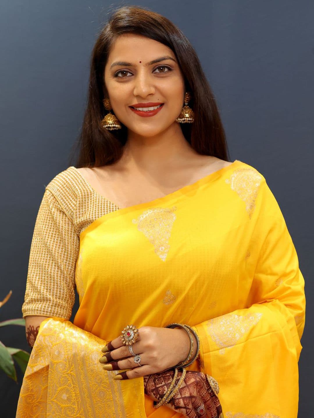 Royal Rajgharana Saree Woven Design Zari Banarasi Sarees - view 1